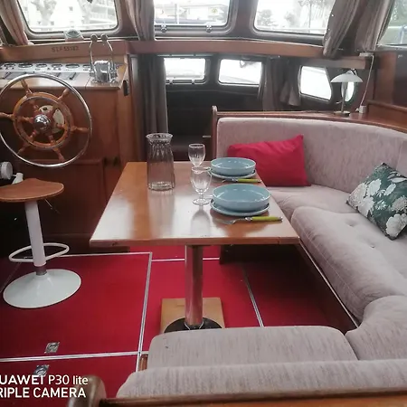 Bateau *